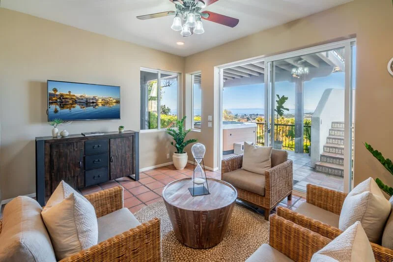 Ocean Outlook room
